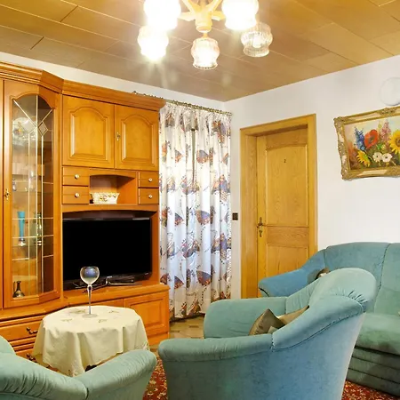 Apartment Strell *